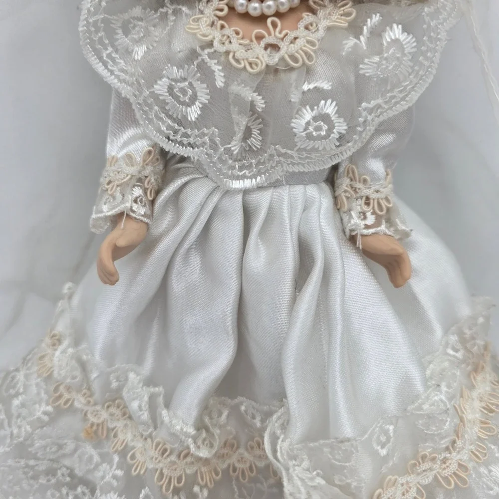 Porcelain Bride Doll 12 in‎ White Satin Lace Dress Vintage Collectible Wedding